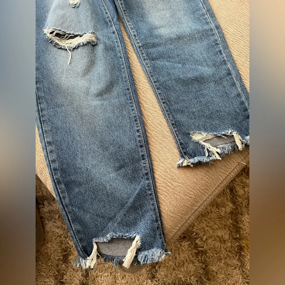 NWT Blue Ripped Jeans - Picture 4 of 6